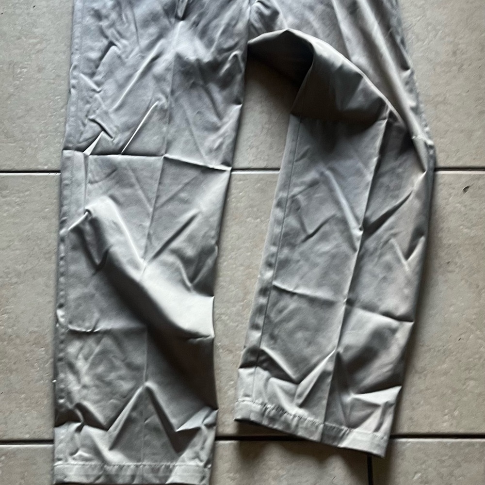 Dockers D2 straight-fit khaki pants Men’s Size 36x34